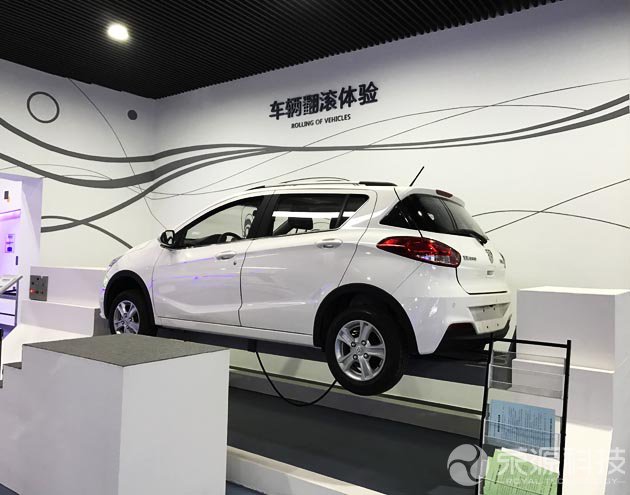 車輛翻滾體驗(yàn)