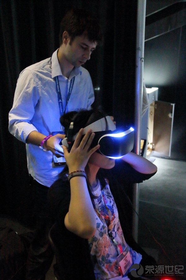 虛擬現(xiàn)實頭戴顯示器7