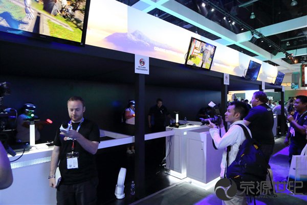 虛擬現(xiàn)實頭戴顯示器8